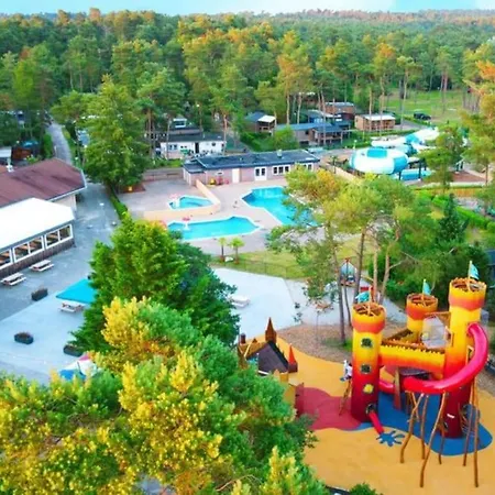 Knus Boschalet Met Veel Privacy Op De Veluwe شاليه